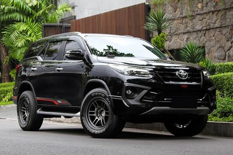 Black Fortuner Car Wallpaper, Fortuner Toyota Modified Black, Fortuner Toyota Wallpapers Hd Black, Black Fortuner, Fortuner Car, Toyota Fortuner 2016, Enkei Rpf1, Best Suv Cars, Land Cruiser 70 Series