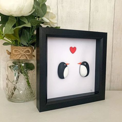 stone art frame Penguin Pebble, Penguin Artwork, Penguins Christmas, Penguin Family, Pebble Art Family, Christmas Penguin, Pebble Painting, Hanging Hearts, Gift For Husband