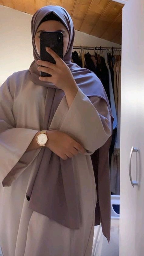 Curvy Winter Outfits, Son Bracelet, Hijab Abaya, Hijab Collection, Mode Instagram, Modesty Outfits, Hijab Fashionista, Dressing Sense, Victoria Secret Outfits