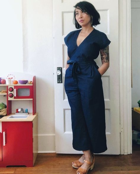 Paper Theory Zadie Jumpsuit 0000 pattern review by roxyintransit Zadie Jumpsuit, Relaxed Clothing, Sewing Challenge, Shabby Chic Clothes, The Fold Line, Look Formal, Relaxed Outfit, Mama Style, Jumpsuit Pattern