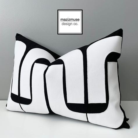 Bold, black & white Sunbrella outdoor pillow in a Mod design exclusive to Mazizmuse!  Crafted in Sunbrella indoor outdoor fabric for superior fade & stain resistance. Closes with a rust proof, home decor weight zipper. Machine washable. *This item is made to order specially for you - If you are unsure about color or texture, take advantage of my free swatch program before you purchase, to ensure the best buying decision.  Please visit the shop policy link and review these details prior to purchase - thank you! http://www.etsy.com/shop/Mazizmuse/policy * This listing is for one pillow cover. Pillow cover measures: 14"x20" (35cmX50cm) 20"x20" (50cmX50cm) Pillow inserts sold separately here: 14"X20": www.etsy.com/listing/171038284/poly-fill-insert-14x20-inch-pillow 20"X20": www.etsy.com/listi Small Outdoor Chairs, Modern Outdoor Pillows, Mid Century Modern Outdoor, Mid Century Modern Pillows, Pink Cushion Covers, Sunbrella Pillows, Black Cushion, Modern Pillow Covers, Retro Pillows