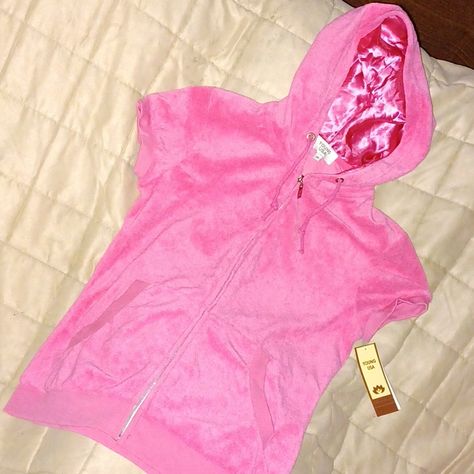 Hoodie ... 2 Front Pockets Zipper Closure Elastic Cuffs/Waist 18" Armpit To Armpit 17" Bottom Width 23" Top Of Tag To Bottom Of Zipper Pair W/Tank Top, Sports Bra, Tube Top Pants ... 2 Front Pockets Drawstrings Elastic Bottom Cuffs 32" Length 22" Inseam 12" Ankle/Bottom Cuffs 13.5" Elastic Waist 1.5" Elastic Height Very Cute Set, Pair With Tank/Tube Top Or Sports Bra Hot Pink Streetwear, Summer Smells, Keywest Kitten, Pink Streetwear, 2000s Tops, Trashy Outfits, Thrift Inspo, Victoria Secret Pink Sweatshirts, 2000s Clothes