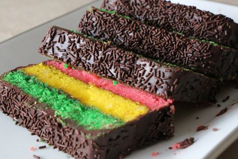 Rainbow Cookie Cake | The Gourmand Mom Italian Rainbow Cookie Cake, Rainbow Cookie Cake, Rainbow Cookies Recipe, Italian Rainbow Cookies, Rainbow Cookie, Italian Cookie Recipes, Rainbow Cookies, Italian Cookies, Calamari