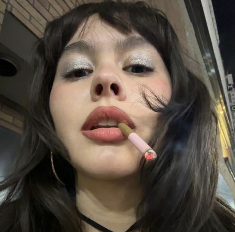 Enya Umanzor, Silver Eyeshadow, Indie Sleaze, Bella Hadid Style, Indie Aesthetic, Glitter Eyeshadow, Pinterest Girls, The Last Time, Face Art