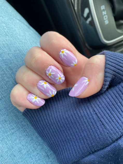 Gel nails with lilac base and white flowers Cute Gel Nail Designs For Short Nails Purple, Short Nail Designs Purple And White, Gel Nails Purple, White Short Nails, Nail Art Spring, Light Purple Nails, Kids Nail Designs, Blue Gel Nails, Summer Gel Nails