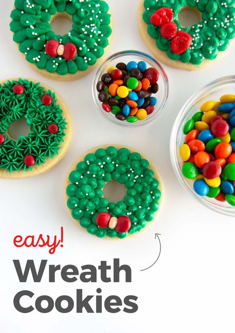 Easy Wreath Sugar Cookies Circle Christmas Cookies, Wreath Sugar Cookies, Easy Cookie Decorating, Christmas Sugar Cookie Designs, Design Eat Repeat, Christmas Cookie Frosting, Decorated Christmas Cookies, Christmas Sugar Cookies Decorated, Easy Wreath