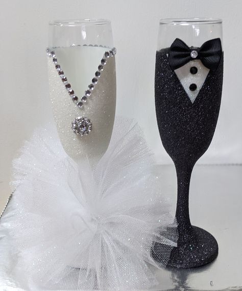 Diy Bride And Groom Wine Glasses, Wedding Wine Glasses Bride And Groom, Bride And Groom Champagne Glasses Diy, Wedding Flutes Bride And Groom, Rhinestone Champagne Flutes, Wedding Champagne Flutes Diy, Bride And Groom Wine Glasses, Wedding Glasses Decoration, Bridal Wine Glasses