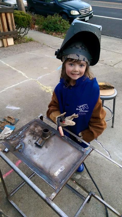 Welding Aesthetic, Welding Women, Best Mig Welder, Welding Funny, Women Welder, Parenting Done Right, Metal Artwork Wall, Welding Art Projects, Welding And Fabrication