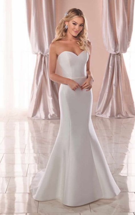 Cap Sleeve Trumpet Wedding Dress with Beaded Back | Stella York Stella York Wedding Dress, Western Wedding Dresses, Wedding Gown Styles, Stella York, Sweetheart Wedding Dress, Classic Wedding Dress, Wedding Boho, Modern Wedding Dress, Best Wedding Dresses