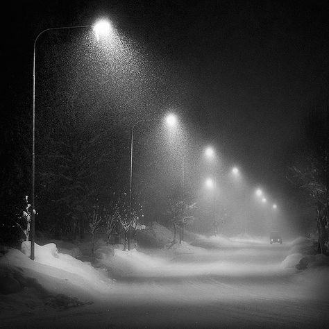 Looks like Michigan weather.... It's just around the corner, can't wait!!! Snow Night, Snowy Night, Broken Dreams, Snow Falling, I Love Snow, Snow Pictures, Snow Photography, Street Lights, Winter Photos