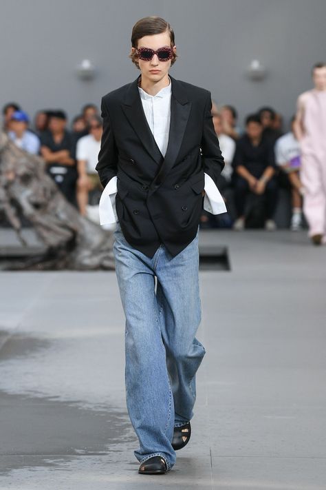 Jonathan Anderson, Classic Tuxedo, Men Fashion Show, Mens Fashion Week, Couture Week, Runway Trends, Spring Summer 2024, Fashion People, Runway Collection