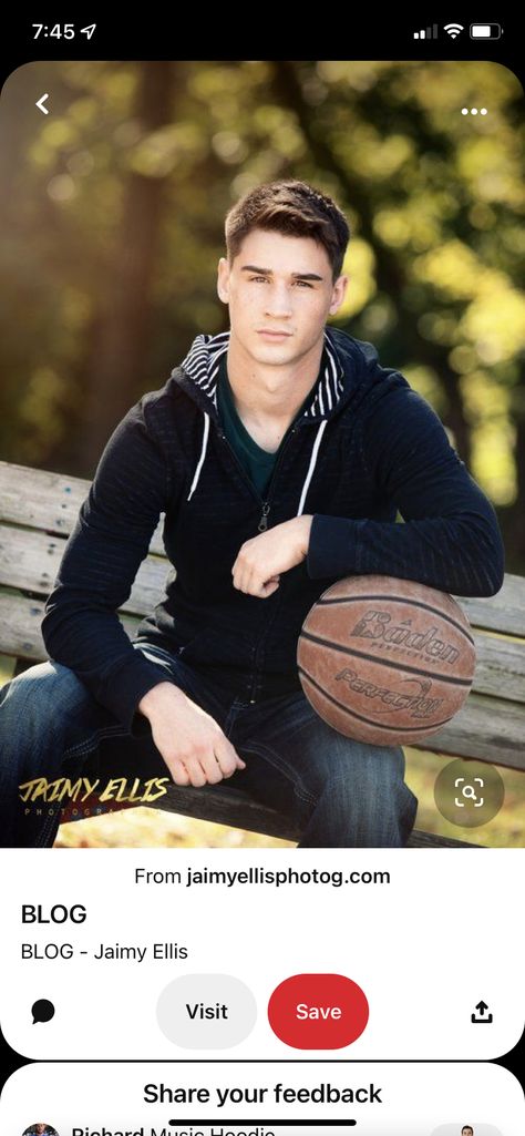 Senior Picture Ideas Basketball, Boys Senior Picture Ideas, Shooting Basketball, Basketball Street, Basketball Pictures Poses, Boy Senior Portraits, Guy Poses, Basketball Senior Pictures, Senior Portraits Male