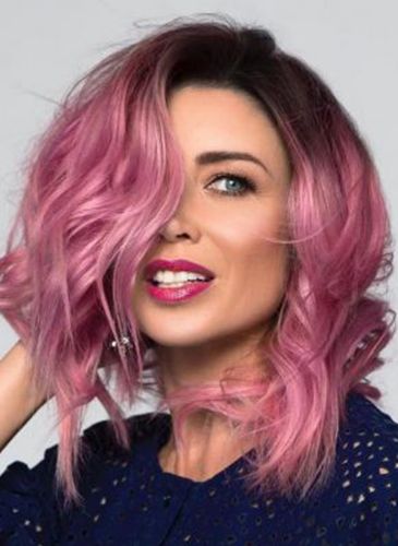 Dannii Minogue's Raspberry Sorbet Hair Colour - Find out why the pastel ice cream hair trend is here to stay. Funky Hair Colors, Rave Bras, Funky Hair, Dannii Minogue, Hair Romance, Cream Hair, Raspberry Sorbet, Fairy Makeup, Mermaid Makeup