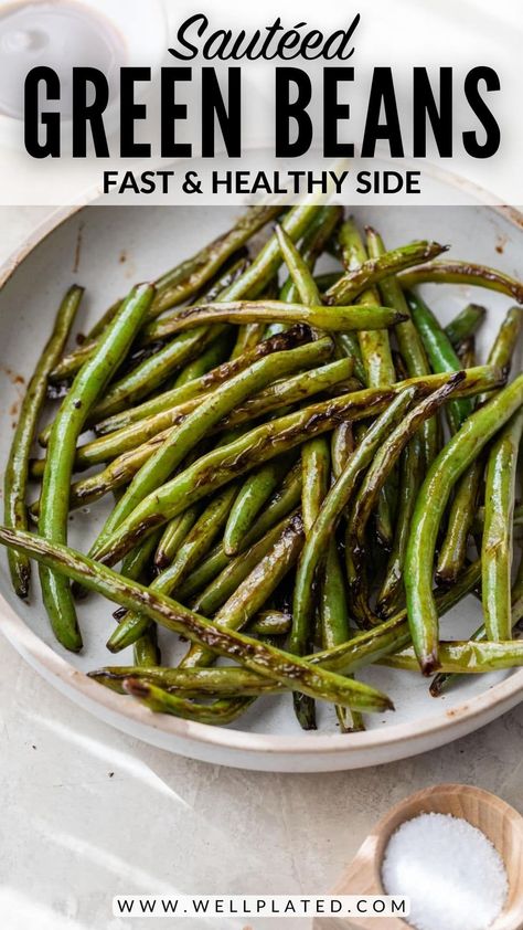 Five ingredients and 15 minutes for fresh, flavorful sautéed green beans! Pair this healthy side dish recipe with just about any entree. Sautéed Fresh Green Beans, Healthy Sauteed Green Beans, Vegan Green Bean Recipes, Sauteed Green Bean Recipes, Green Bean Recipes Healthy, Fresh Green Bean Recipes, French Green Beans, Whole Foods Vegan, Sauteed Green Beans