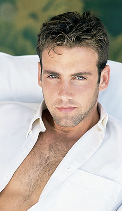 Carlos Ponce, Man Haircut, Arab Men, Haircuts For Men, Human, Beauty