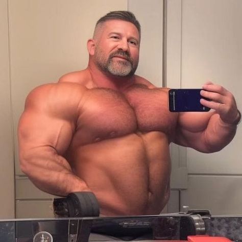 Old Bodybuilder, Bear Men, Bodybuilder, Bodybuilding, Internet, Quick Saves