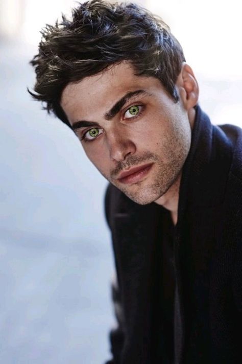 Yael (4, Persuasion, a triplet to Siret and Aros, eyes that are mostly green with just a little gold, hair with more black than gold) Shadowhunters Series, Shadowhunters Malec, Matthew Daddario, Alec Lightwood, Edward Cullen, Cassandra Clare, Shadow Hunters, Shadowhunters, Dark Hair