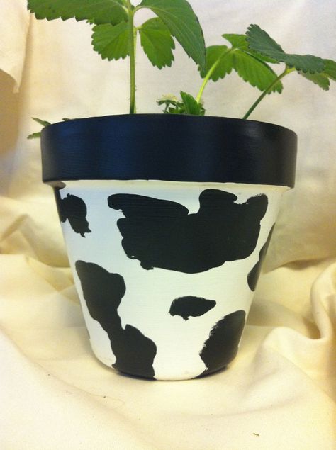 Cow Room, Cow Craft, Fun Summer Crafts, Flower Pot People, Clay Pot People, Pot People, Crafty Decor, Pot Painting, Terra Cotta Pot Crafts