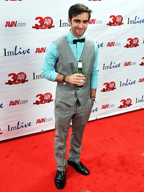 Logan Pierce, Celebrities Red Carpet, Red Carpet Photos, Celebrity Red Carpet, Photo Credit, Men's Blazer, All Photos, Red Carpet, Carpet