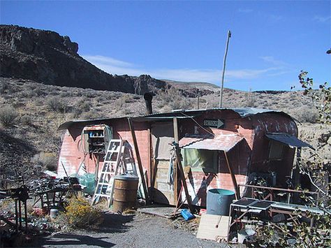 Opal Joe's trailer on his mining claim in the Black Rock Desert of Northern Nevada. Funny Books For Kids, Northern Nevada, Black Rock Desert, Desert Living, Natural Homes, Desert Life, Desert Homes, Vintage Camping, Black Rock