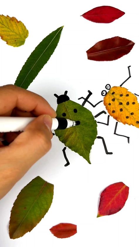 Autumn Leaves Kindergarten, Leaf Insects Craft, Leaf Bug Craft, Leaf Creations, Draw Bugs, Fun With Grandkids, Leaf Art Diy, School Activities For Kids, Bugs Drawing