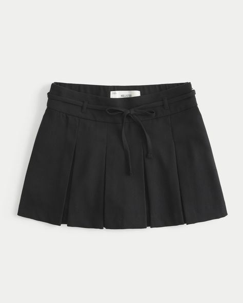 Women's Mid-Rise Pleated Mini Skort | Women's Bottoms | HollisterCo.com Thanksgiving Fit, Hollister Clothes, Bday List, Fall Fit, Prom Ideas, Women's Bottoms, Corsets And Bustiers, Top Graphic Tees, Black Mini Skirt