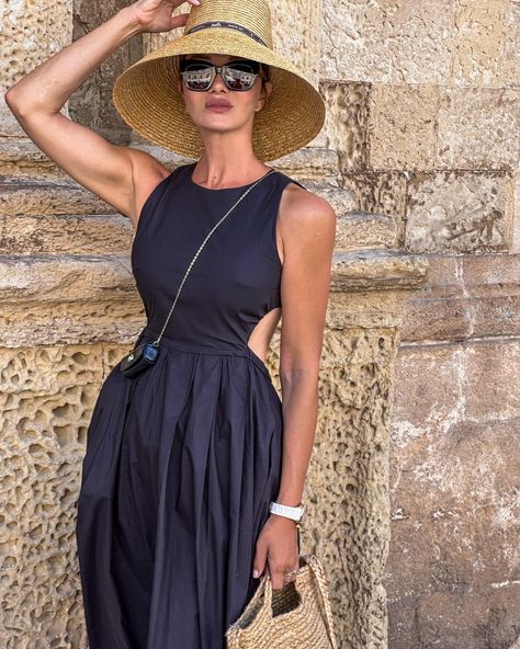 Zaklina Pisano (@realfashionist) • Instagram photos and videos Summer Dress Elegant, Black Summer Dress, Elegant Lifestyle, Dress Elegant, Modern Fashion, Beach Outfit, Summer Dress, On Tumblr, The Good