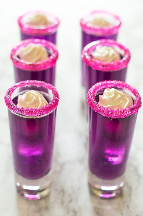 Candy-Sweet Jello Shots with Triple Sec Whipped Cream Shots With Triple Sec, Shots With Whipped Cream, Garden Party Ideas For Adults, Yummy Shots, Strawberry Jello Shots, Strawberry Shots, Triple Sec Cocktails, Jello Shots Vodka, Halloween Jello Shots