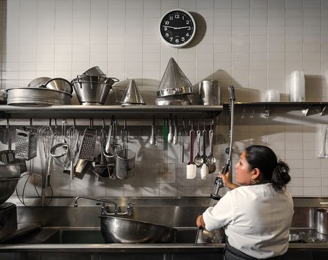 Restaurant Worker Aesthetic, Restaurant Kitchen Aesthetic, Dishwasher Restaurant, Professional Kitchen Restaurant, Restaurant Dishwasher, Chef Aesthetic, Restaurant Kitchen Design, Kitchen Book, Stainless Steel Fabrication