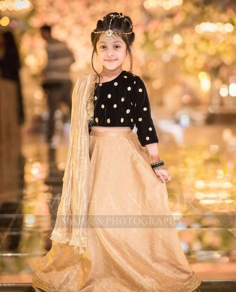 Wedding party Kids Wedding Dresses Pakistani, Kids Wedding Outfits Girl Pakistani, Pakistani Wedding Dresses For Kids, Dressing Design Ideas, Kids Wedding Outfits, Dressing Design, Kids Party Wear Dresses, Kids Dress Collection