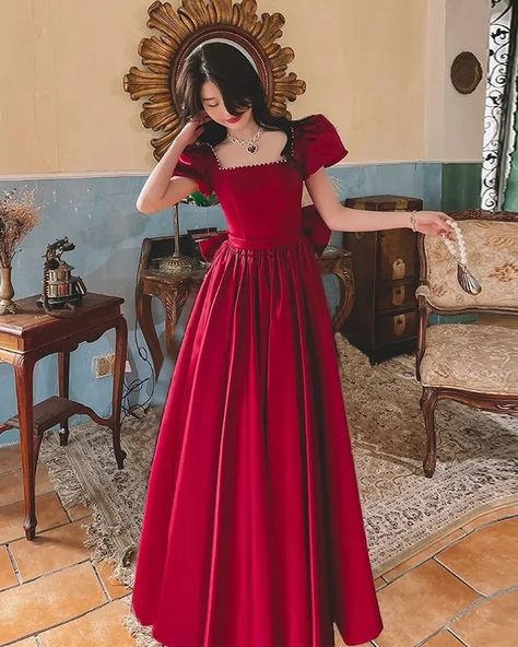 Wine red mid length and full length dress 😍 Available at wholesale prices 💕 #WomenWear #trendingfashions #winereddress #MidLengthDress #wholemart99 Christmas Dress Outfit, French Princess, Wine Red Dress, Red Christmas Dress, Bf Picture, Full Length Dress, Red Long Sleeve, On The Run, Mid Length Skirts