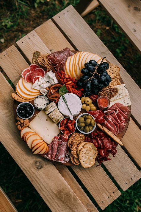 25 Cheese Board Ideas: Elegant Arrangements To Impress Every Guest - Cheese Blog - AnyCheese Cacciatore Board Ideas, Rustic Charcuterie Board Ideas, Charcuterie Packaging Ideas, Cheese Table Ideas, Floral Charcuterie Board, Cheese Board Aesthetic, Grazing Board Ideas, Charcuterie Board Recipes, Charcuterie Board Aesthetic