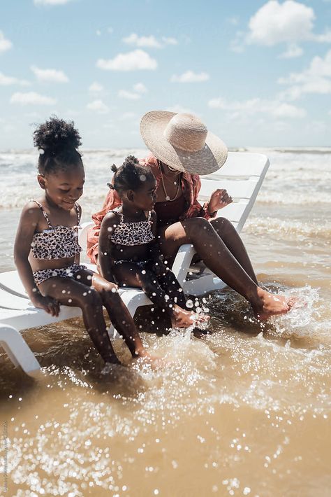 Houses By The Beach, Beach Mom, Black Motherhood, Family Swimming, Fun At The Beach, Girls Vacation, Family Vacation Destinations, Family Travel Destinations, Black Travel