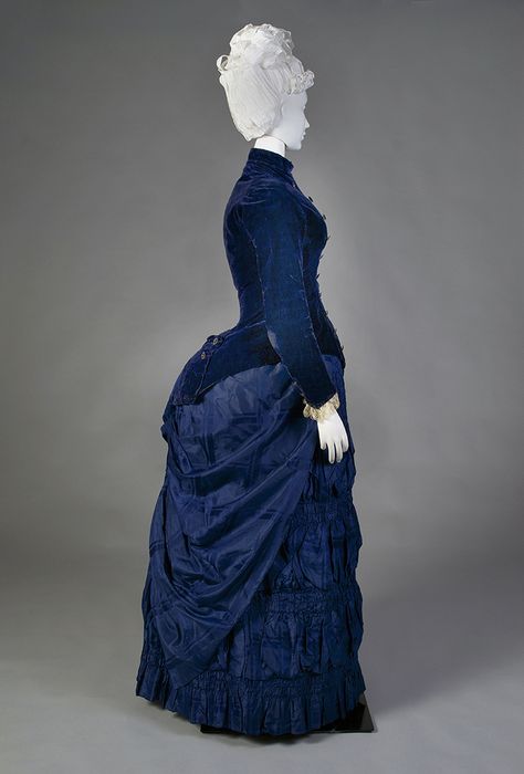 Royal blue afternoon dress with velvet bodice and silk taffeta skirt, American, ca. 1888, KSUM 1995.17.20 ab. Ladies Maid, 1800's Dresses, 1800s Clothes, Classy Costumes, 1880s Dress, Rust Game, Bustle Dresses, Victorian Dresses, Victorian Era Fashion