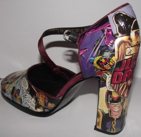 DIY decoupage shoes. Make shoes from your favourite comics or magazines. Step by step tutorial of how to customise your shoes to make them unique! Customise Shoes, Comic Book Shoes, Decoupage Shoes, Classy Sneakers, Custom Wardrobe, Diy Clothes Accessories, Diy Decoupage, Painted Shoes Diy, Painted Canvas Shoes