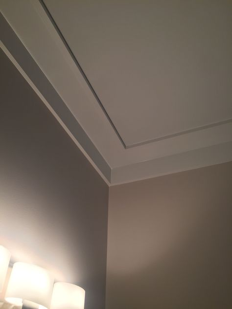 Crown Molding Recessed Ceiling, Modern Style Crown Molding, 1x3 Crown Molding, Pop Cornice Molding Design, Low Ceiling Crown Molding Ideas, 8 Ft Ceiling Crown Molding, Low Ceiling Molding Ideas, Square Crown Molding Ceiling, Low Profile Crown Molding