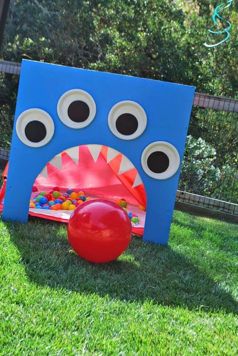 Austin's Monster Bash!! | CatchMyParty.com Monsters Birthday Party, Monster University Birthday, Little Monster Party, Monster First Birthday, Little Monster Birthday, Monster 1st Birthdays, Monster Inc Birthday, Anniversaire Diy, Monster Birthday Parties