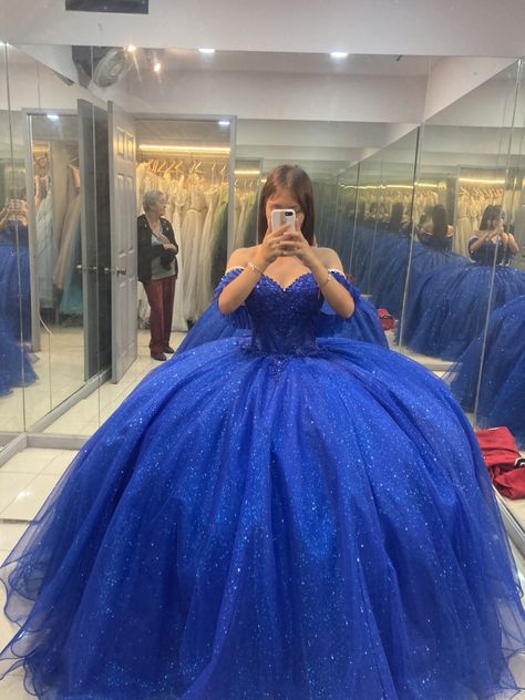 Royal Blue Quinceanera Decorations, Royal Blue Quince Dress, White Quince Dress, Blue Quince Dress, Big Ball Gowns, Royal Blue Quinceanera Dresses, Royal Blue Quince, Royal Blue Quinceanera, Quince Stuff