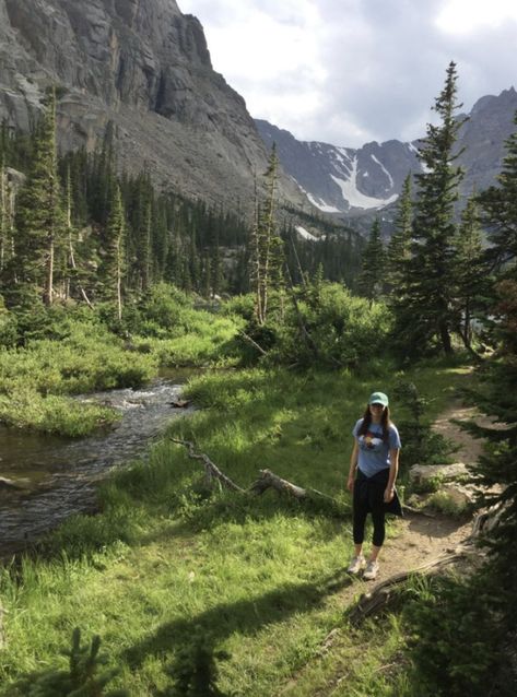 Day Hike Outfit, Hiking Aesthetic Outfit, Outfits Granola, Aesthetic Outfit Men, Hiking Outfit Ideas, Beach Waterfall, What To Wear Hiking, Guy Aesthetic, Nature Outfits