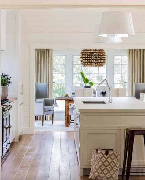 Saltbox home features nautical-inspired elements in Cape Cod Cape Cod House Interior, Master Bath Layout, Boston Interior Design, Hamptons Beach House, Boston Interiors, Salt Marsh, Cape Cod House, New England Homes, Home Luxury