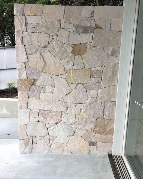 Option Masonry Constructions on Instagram: “New Sandstone job at Cabba Headland😍🤩 more to come! Work for @berecon.space stone supply @stone_style__” Stone Slabs Wall, Arch Stone Wall, Coral Stone Wall, Limestone Wall Cladding, Curved Stone Wall Architecture, Mortared Stone Wall, Limestone Cladding, Hamptons House Exterior, Masonry Construction