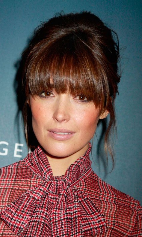 Hair up with a fringe Chestnut Hair, Bangs Bob, Rose Byrne, Haircut With Bangs, Pelo Afro, Hair Styles 2017, Fringe Hairstyles, One Hair, Haircuts With Bangs