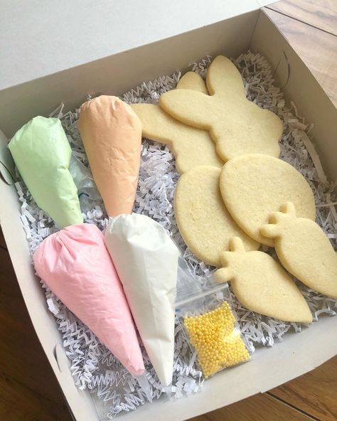 Easter Diy Cookie Kits, Easter Cookie Kits, Easter Cookies Diy, Diy Cookie Packaging, Cookie Themes, Easter Boxes, Sugar Cookie Kit, Diy Cookies, Cupcake Decorating Party