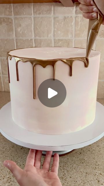 •Peace of Cake by Kelsey•   Bergen County on Instagram: "When you can’t find any pictures or videos of the finished product but the drip was fire. 🙃🫠😆✨
•
•
•
#golddrip #golddripcake #goldganachedrip #customcakes #caketutorial #homemadecake #fromscratch #artisanbaking #cakedecorating #cakedecoratingtutorials #kelseyskreations" Gold Cake Drip, Elegant Drip Cake, Peace Of Cake, Cake Drip, Gold Drip, Bergen County, Drip Cake, Gold Cake, Cake Decorating Tutorials