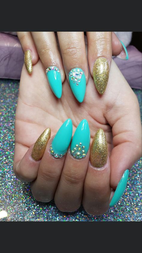 Princess Jasmine Nails, Aladdin Nails, Blue Gold Nails, Aladdin Theme, Jasmine Nails, 1001 Nights, Summer Acrylic, Disney Bounding, Nails Prom