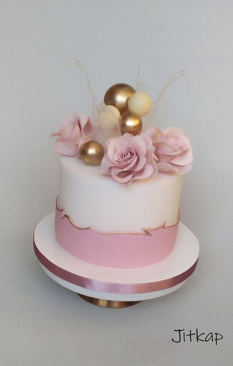 Pink Fondant Cake, Flower Cake Design, Modern Birthday Cakes, Fondant Cake Designs, Big Wedding Cakes, Girly Cakes, Birthday Cake With Flowers, Elegant Birthday Cakes, Holiday Chocolate