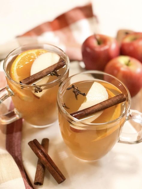 Homemade Hot Apple Cider (Refined Sugar-Free) Sugar Free Apple Cider Recipe, Homemade Hot Apple Cider, Pumpkin Cider, Holiday Treats Recipes, Apple Cider Recipe, Orange Syrup, Homemade Apple Cider, Cider Recipe, Hot Apple Cider