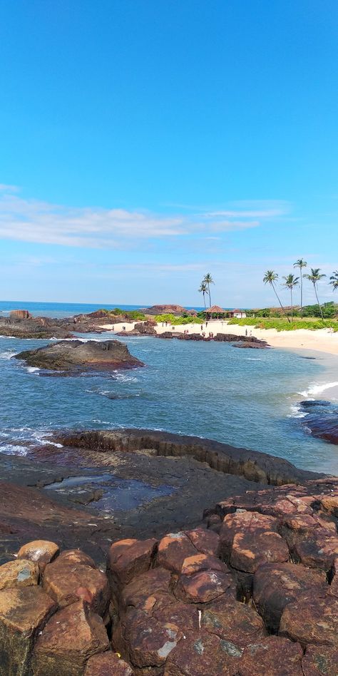 Malpe Beach Udupi, Udupi Photography, Udupi Aesthetic, Udupi Beach, Nature Background Images, Instagram Dp, I'm Grateful, Nature Background, Yellow Pages