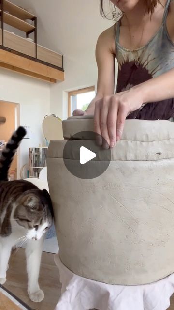 1,920 likes, 23 comments - laimaceramicsJune 1, 2023 on : "Simple floor vase in coiling technique 😺 Hand-building is like holiday for me 😅 it’s so relaxing to work on a big project over se..." Big Ceramic Vase, Big Floor Vases, Coiling Technique, Wheel Throwing, Hand Building, Big Baby, Ceramic Floor, Stoneware Ceramics, Big Project