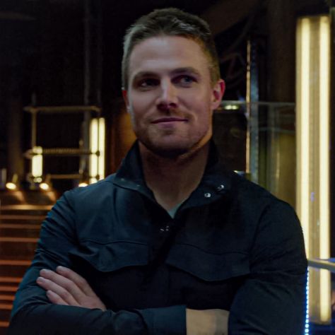 Oliver Queen Arrow, Stephen Amell Arrow, Arrow Oliver, Dc Icons, Oliver Queen, Stephen Amell, Green Arrow, Outfit Ideas, Queen